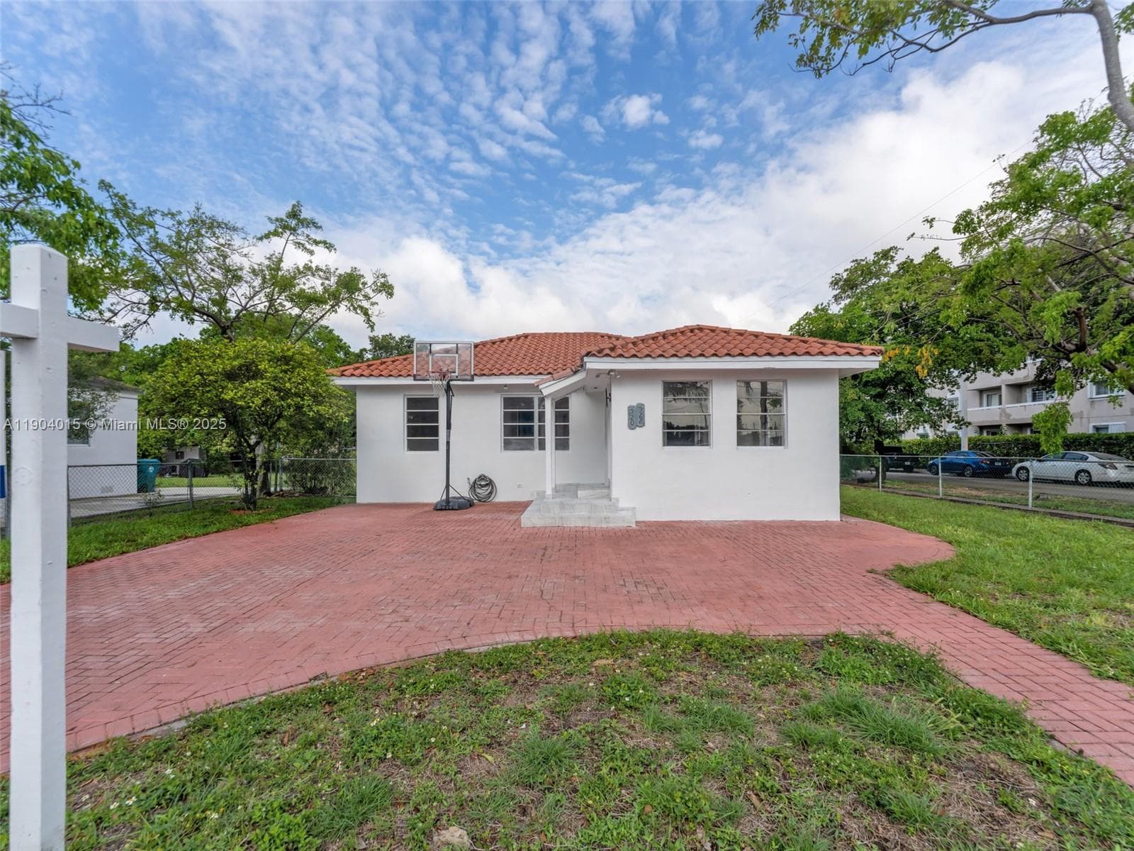 520 NW 32nd Pl, Miami FL 33125 — 2