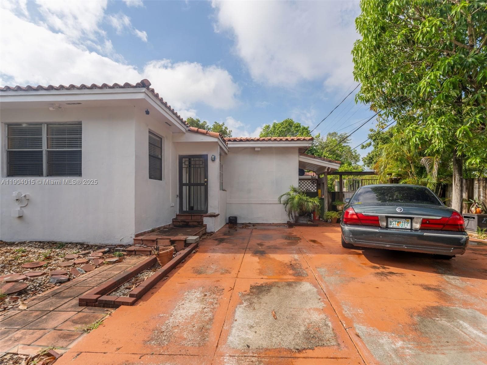 520 NW 32nd Pl, Miami FL 33125 — 66