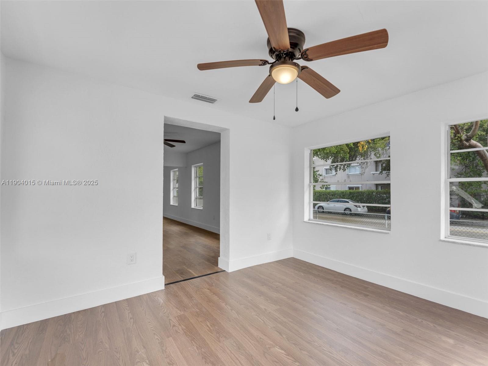 520 NW 32nd Pl, Miami FL 33125 — 5