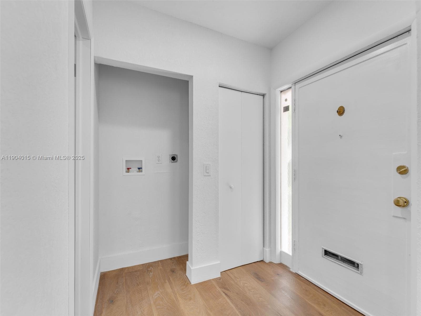 520 NW 32nd Pl, Miami FL 33125 — 20