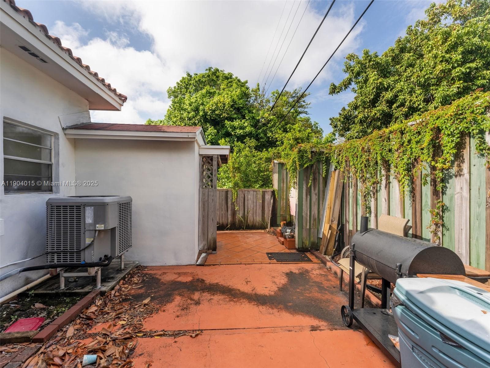520 NW 32nd Pl, Miami FL 33125 — 69
