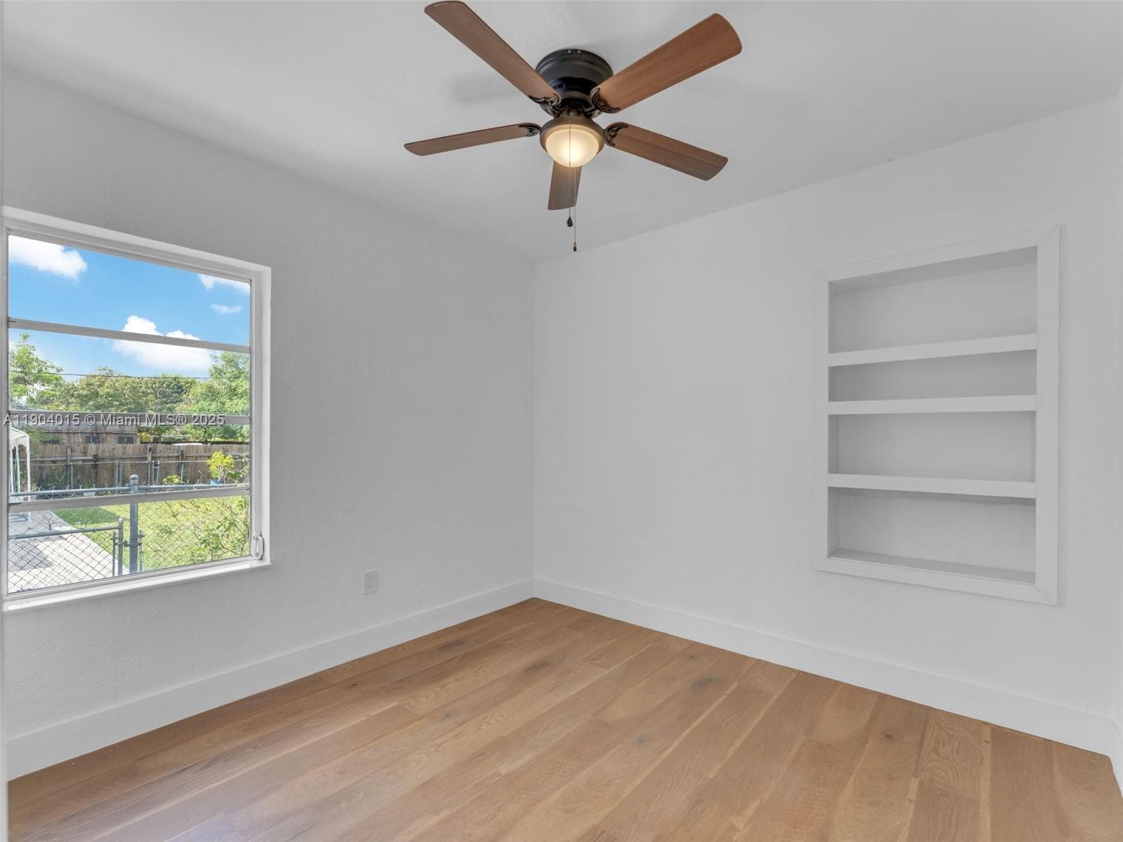 520 NW 32nd Pl, Miami FL 33125 — 33