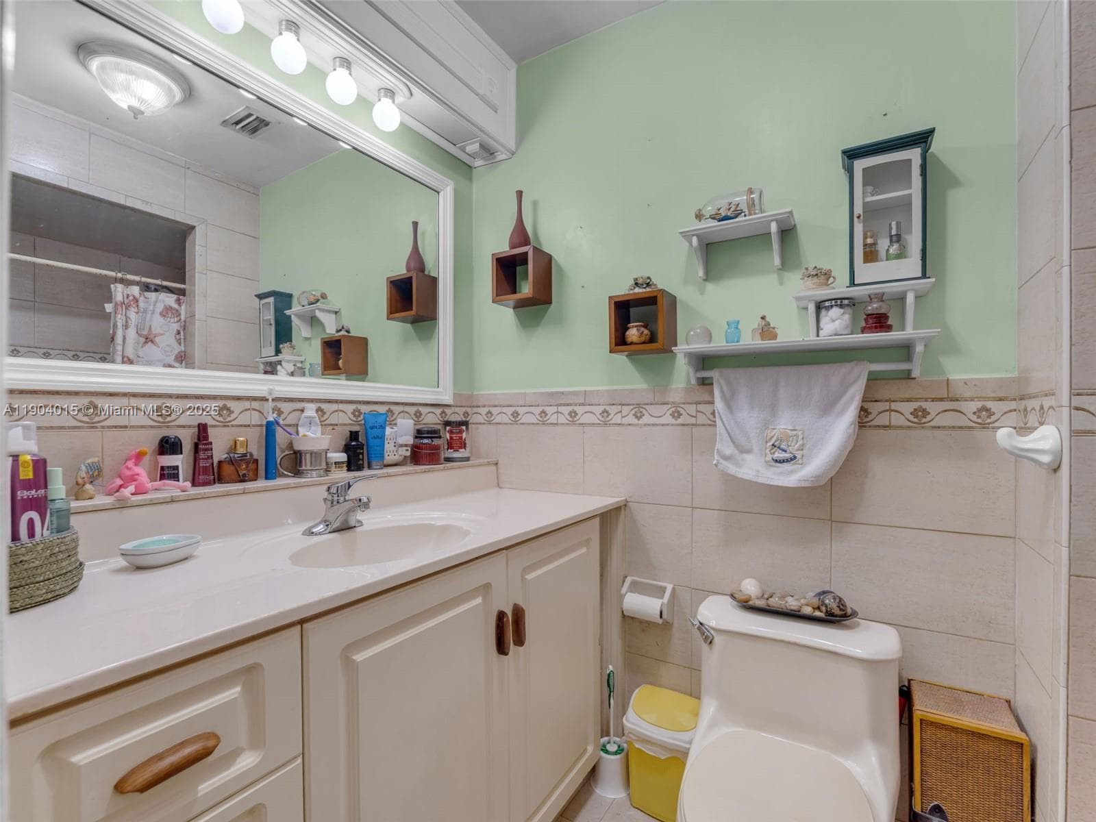 520 NW 32nd Pl, Miami FL 33125 — 59