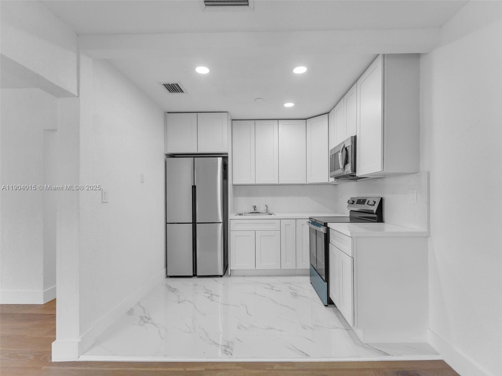 520 NW 32nd Pl, Miami FL 33125 — 11