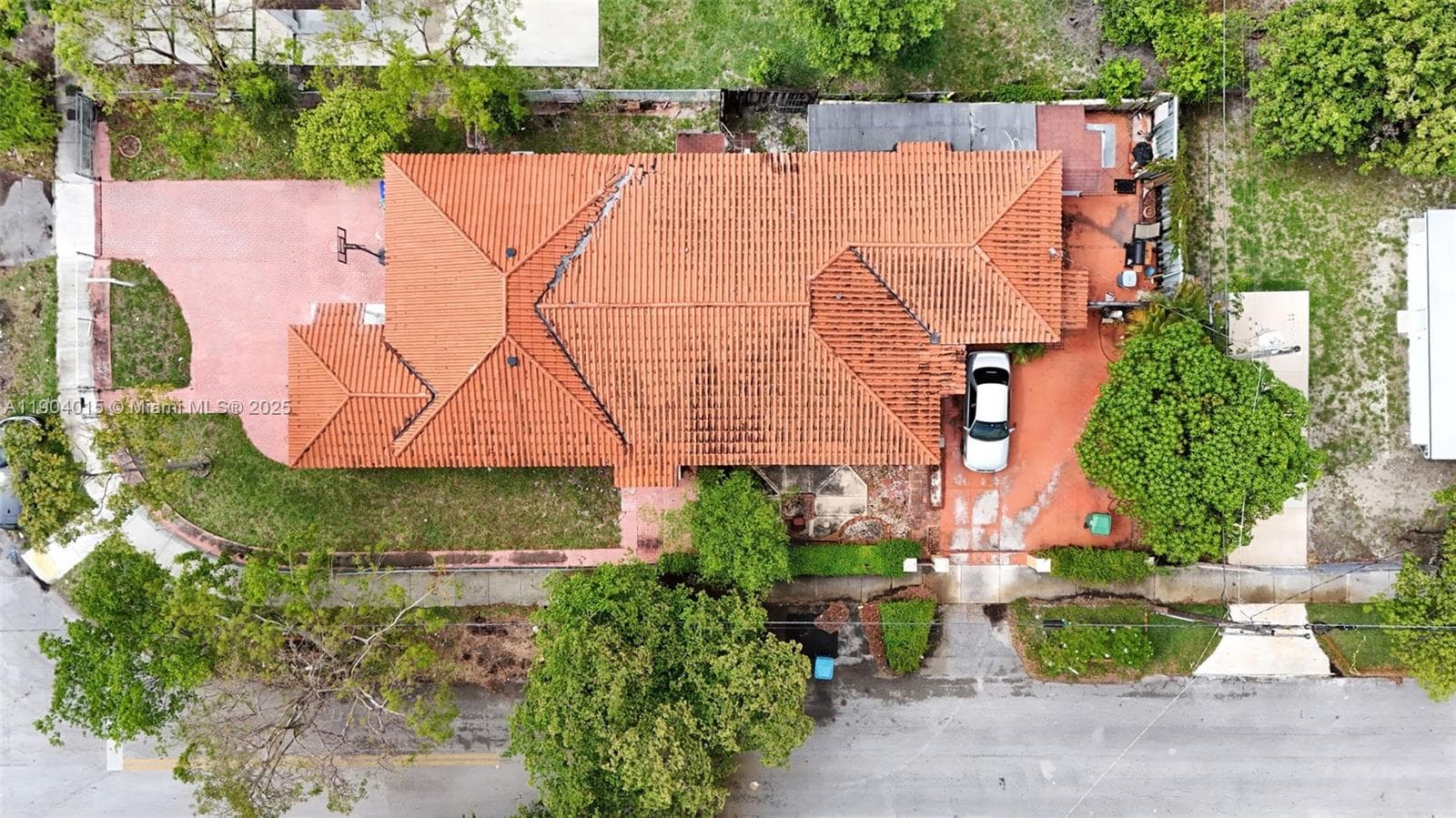 520 NW 32nd Pl, Miami FL 33125 — 39