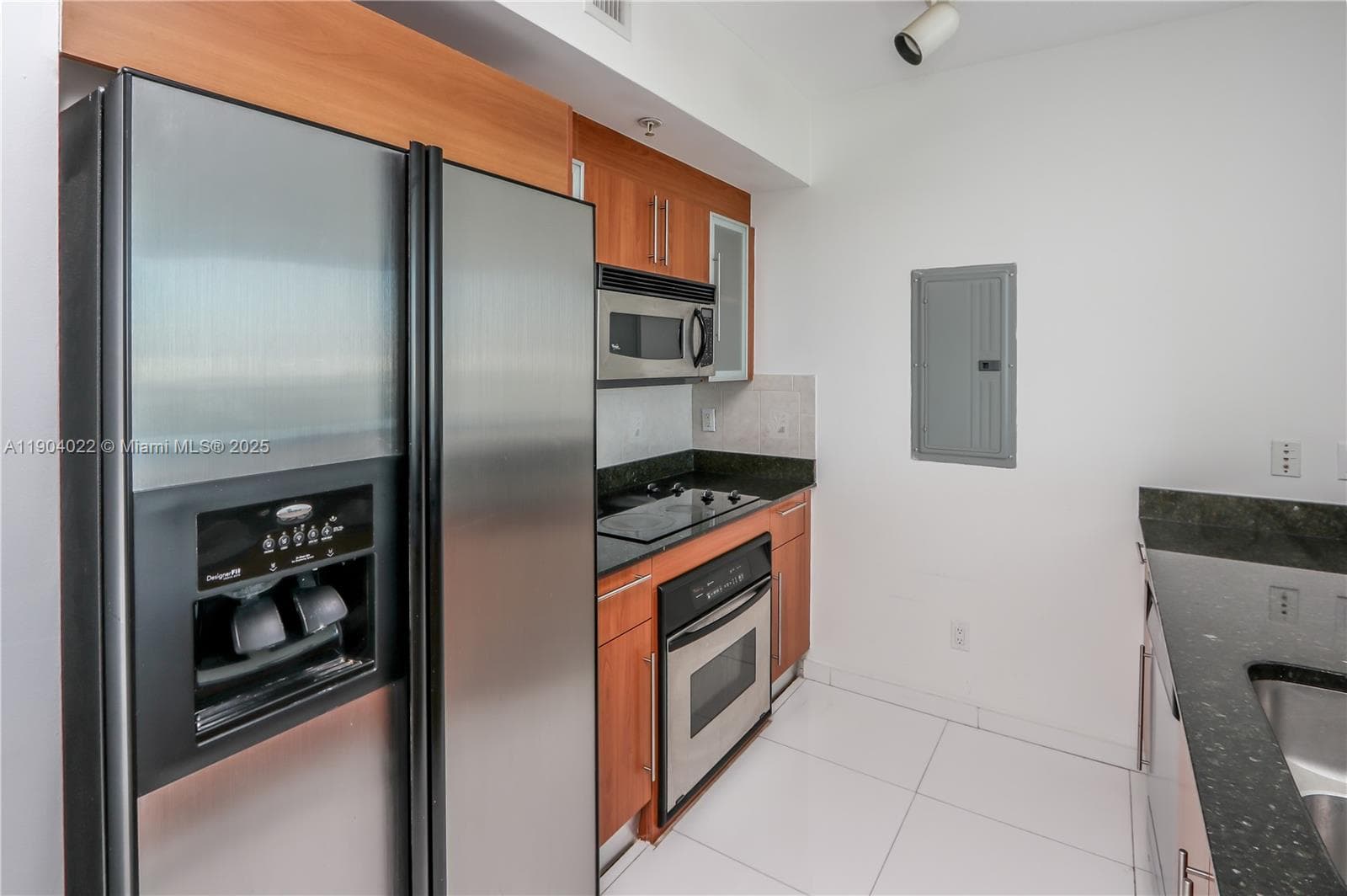 325 S Biscayne Blvd # 1722, Miami FL 33131 — 17