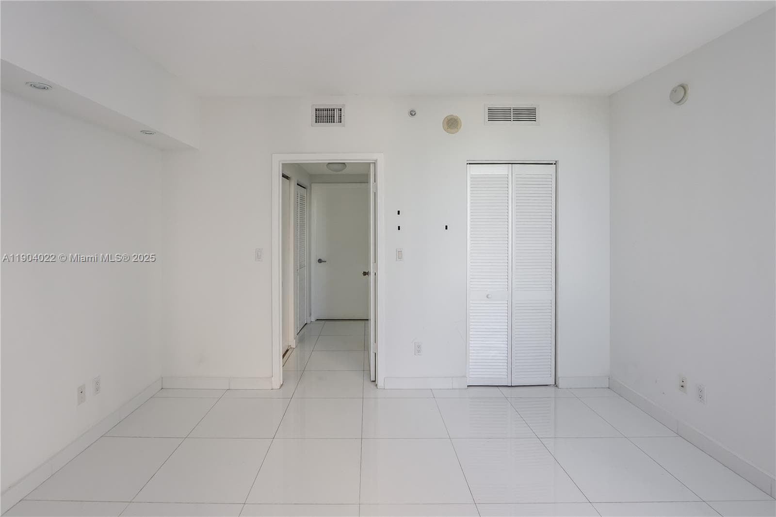 325 S Biscayne Blvd # 1722, Miami FL 33131 — 12