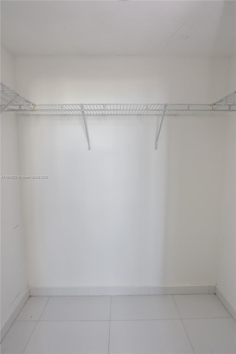 325 S Biscayne Blvd # 1722, Miami FL 33131 — 11