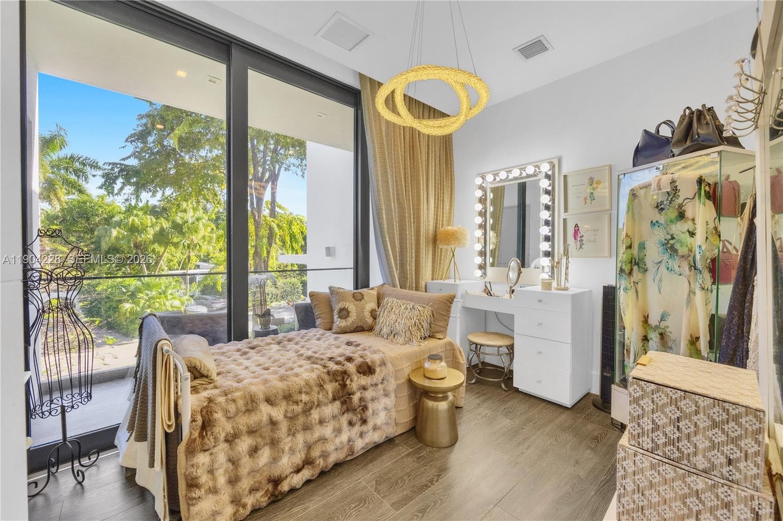 3764 Carmen Ct, Miami FL 33133 — 32