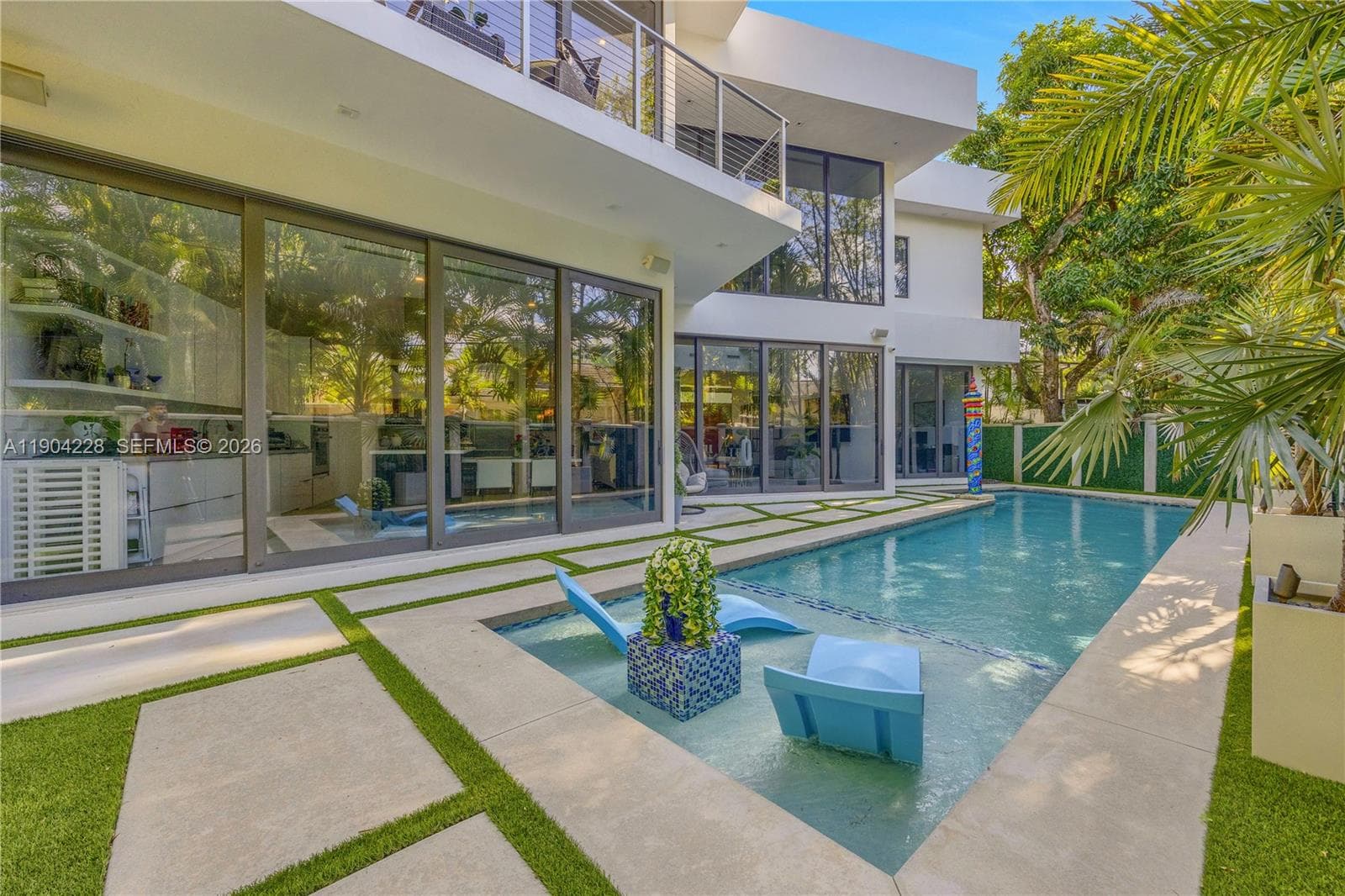 3764 Carmen Ct, Miami FL 33133 — 1