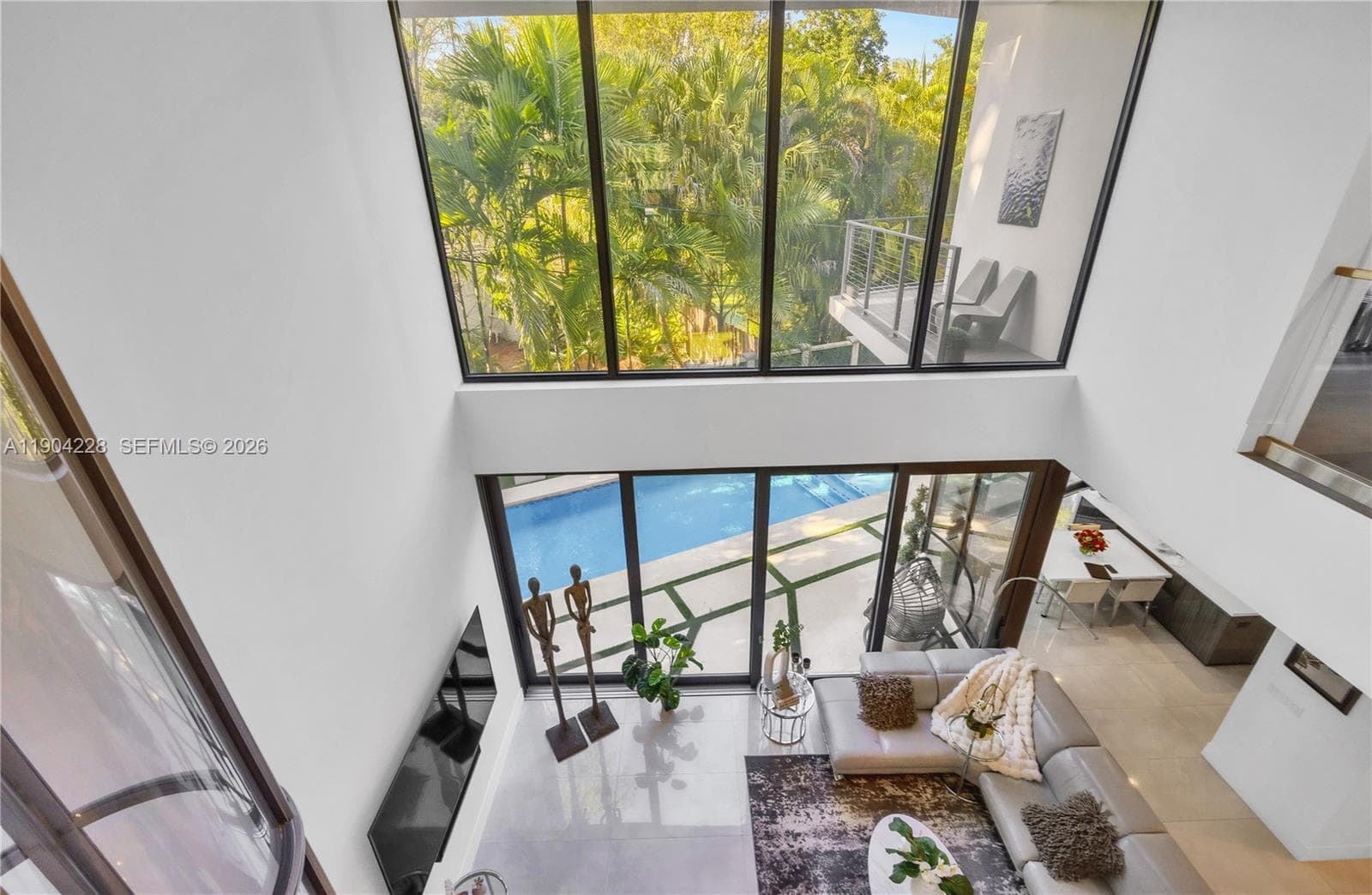 3764 Carmen Ct, Miami FL 33133 — 19