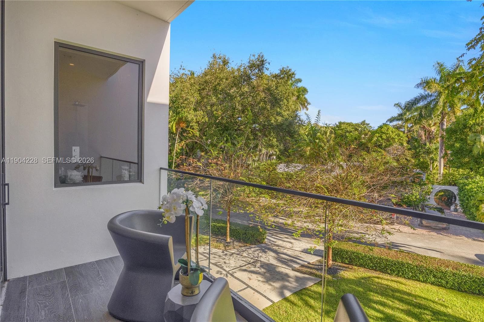 3764 Carmen Ct, Miami FL 33133 — 35