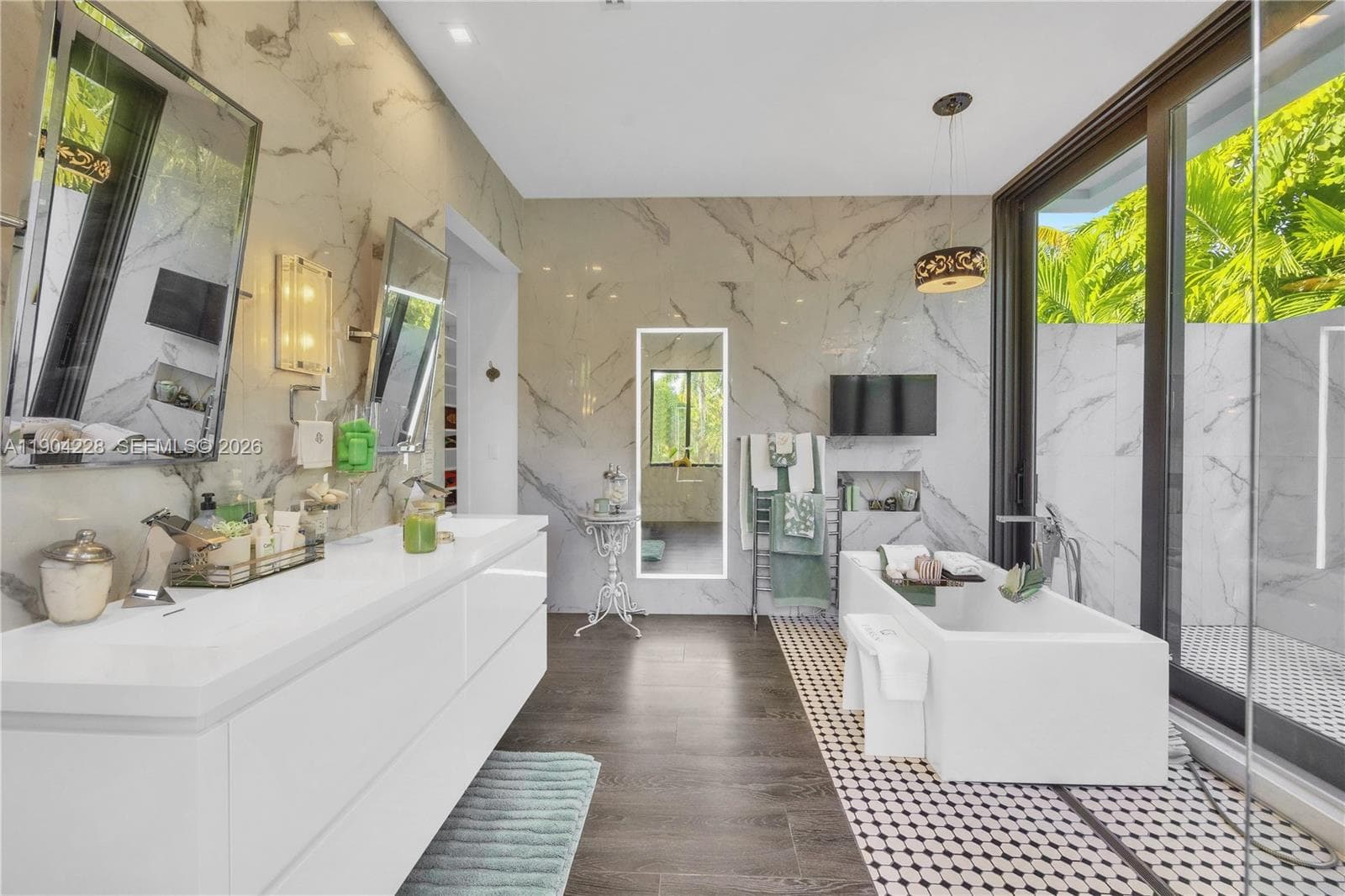 3764 Carmen Ct, Miami FL 33133 — 25