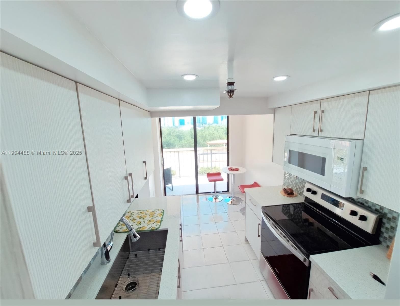 Winston Towers 600 Condo, Sunny Isles Beach, FL — 4