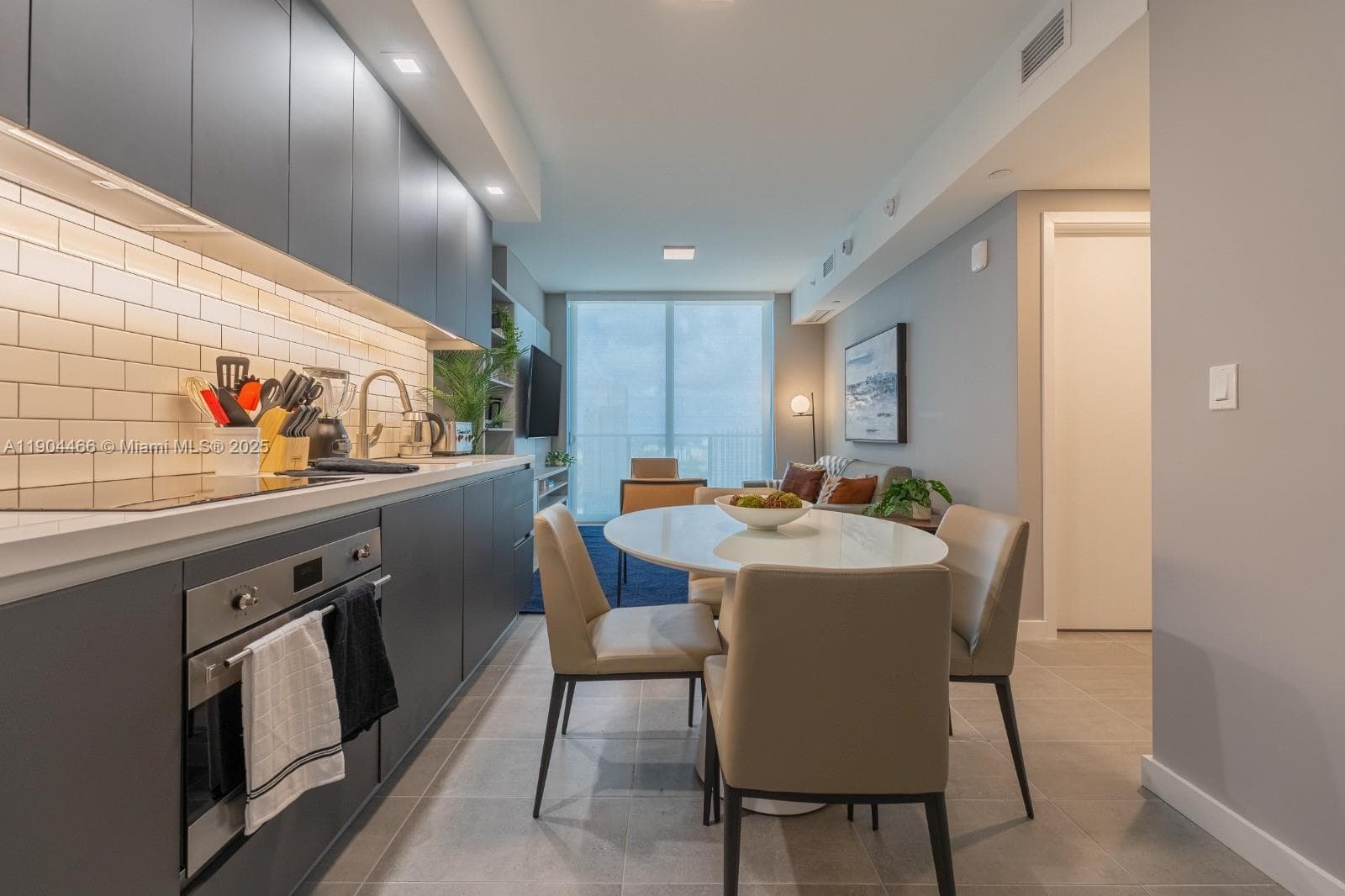 227 NE 2nd St # 3104, Miami FL 33132 — 2