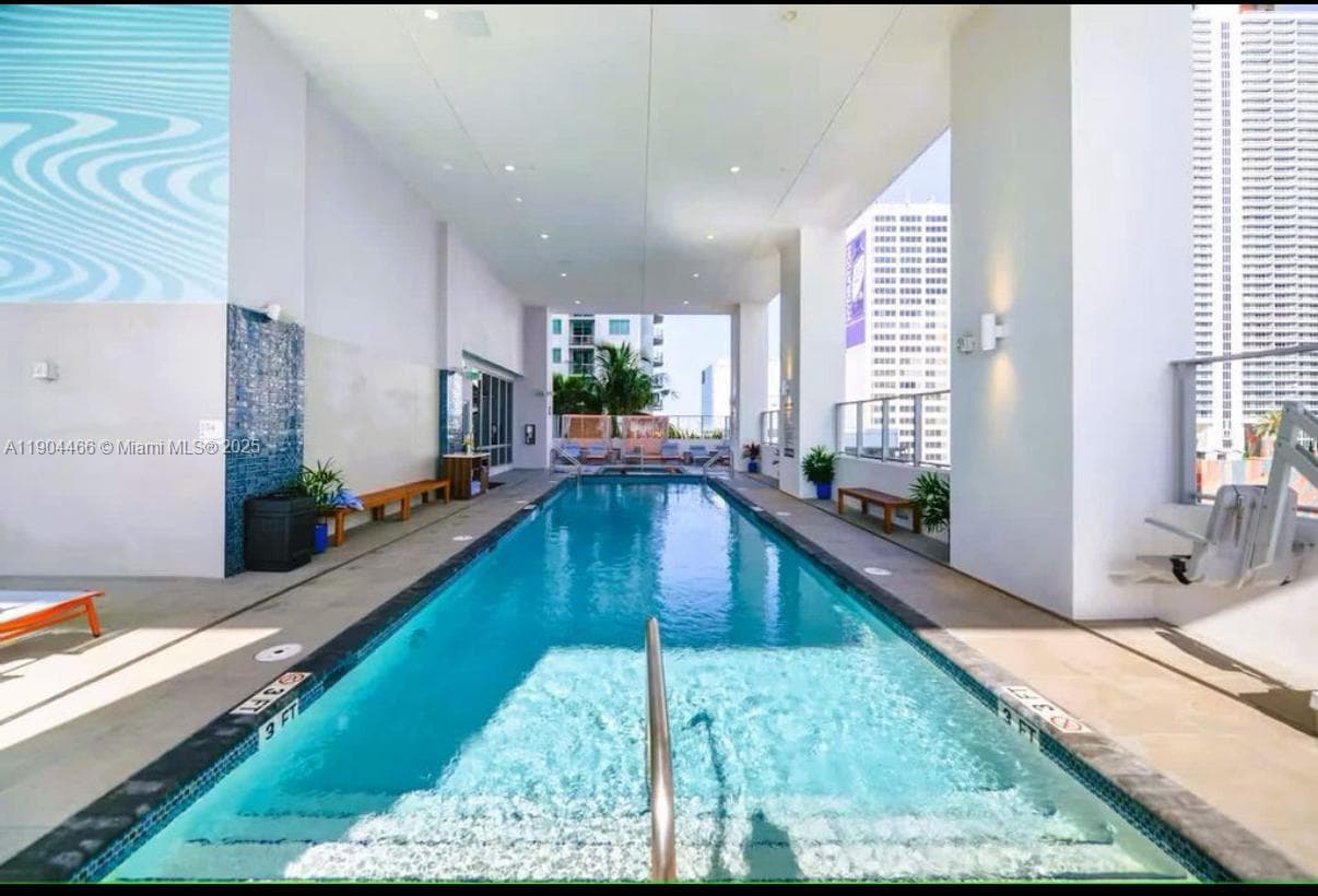 227 NE 2nd St # 3104, Miami FL 33132 — 16