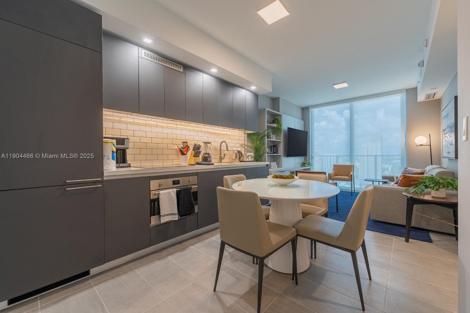 227 NE 2nd St # 3104, Miami FL 33132 — 1