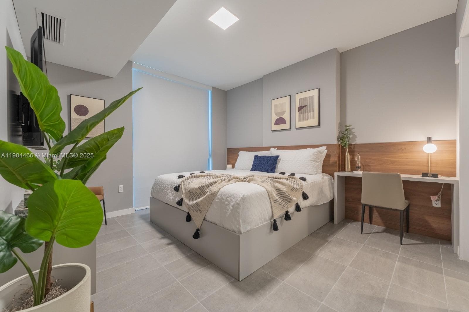 227 NE 2nd St # 3104, Miami FL 33132 — 10