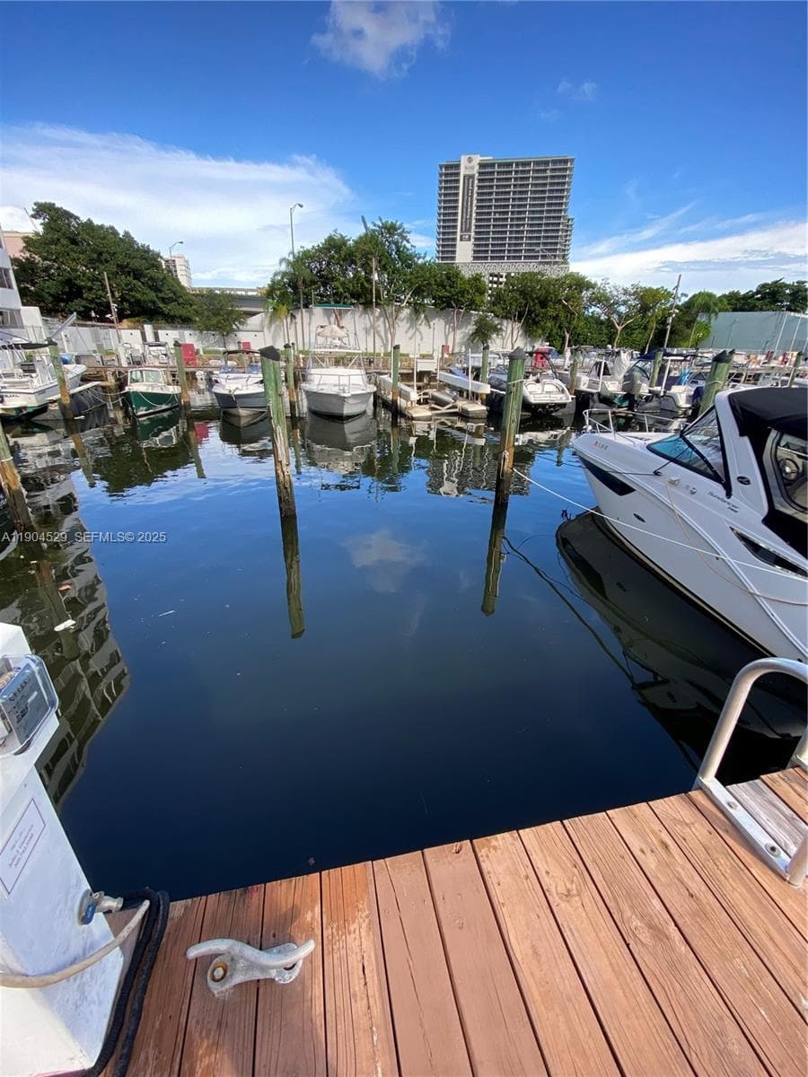 1700 NW North River Dr. #51, Miami FL 33125 — 12