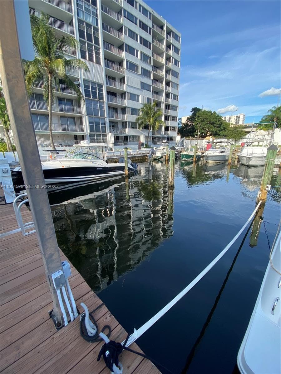 1700 NW North River Dr. #51, Miami FL 33125 — 1