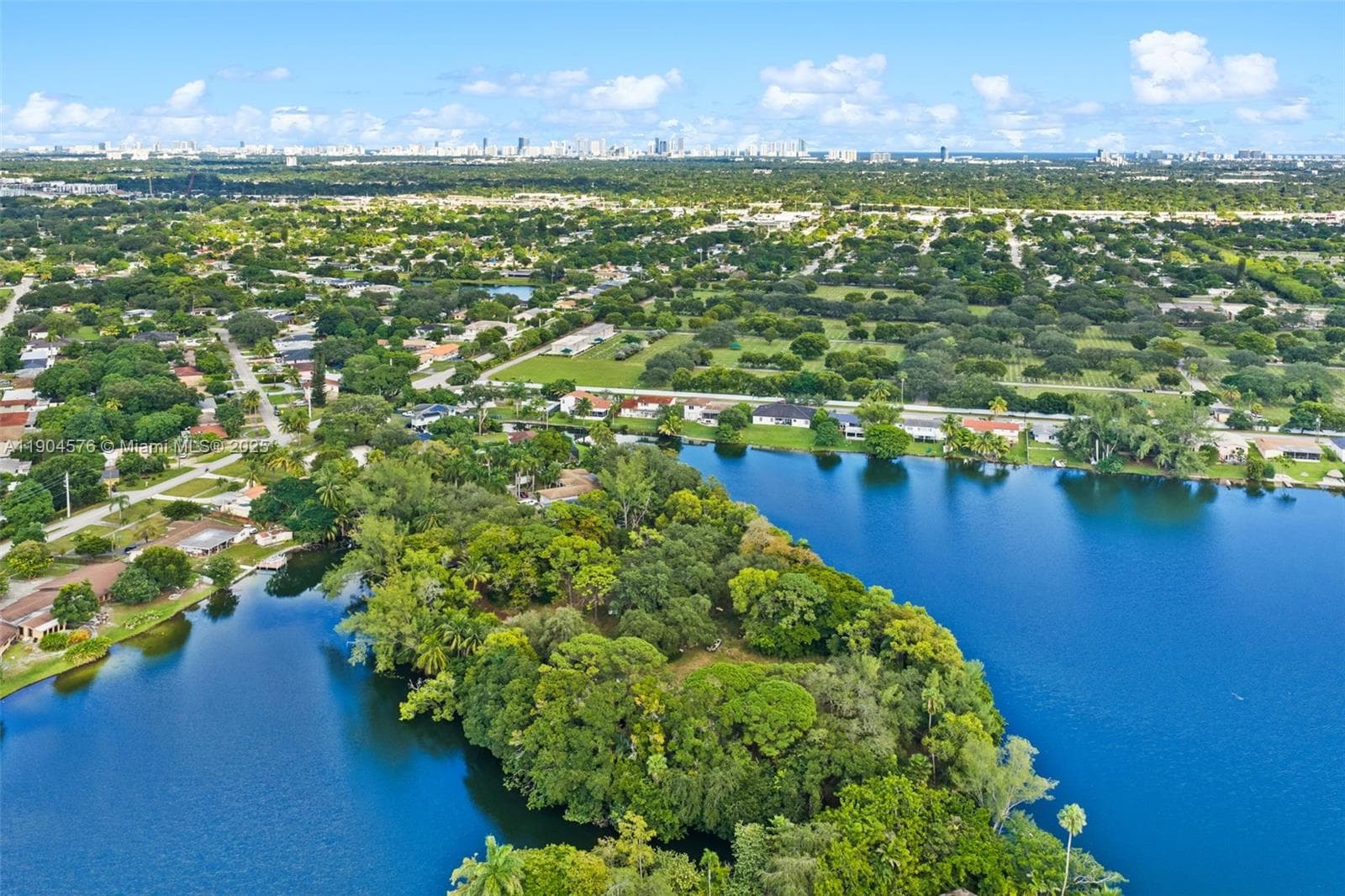 14141 NW 14th Dr, Miami FL 33167 — 15