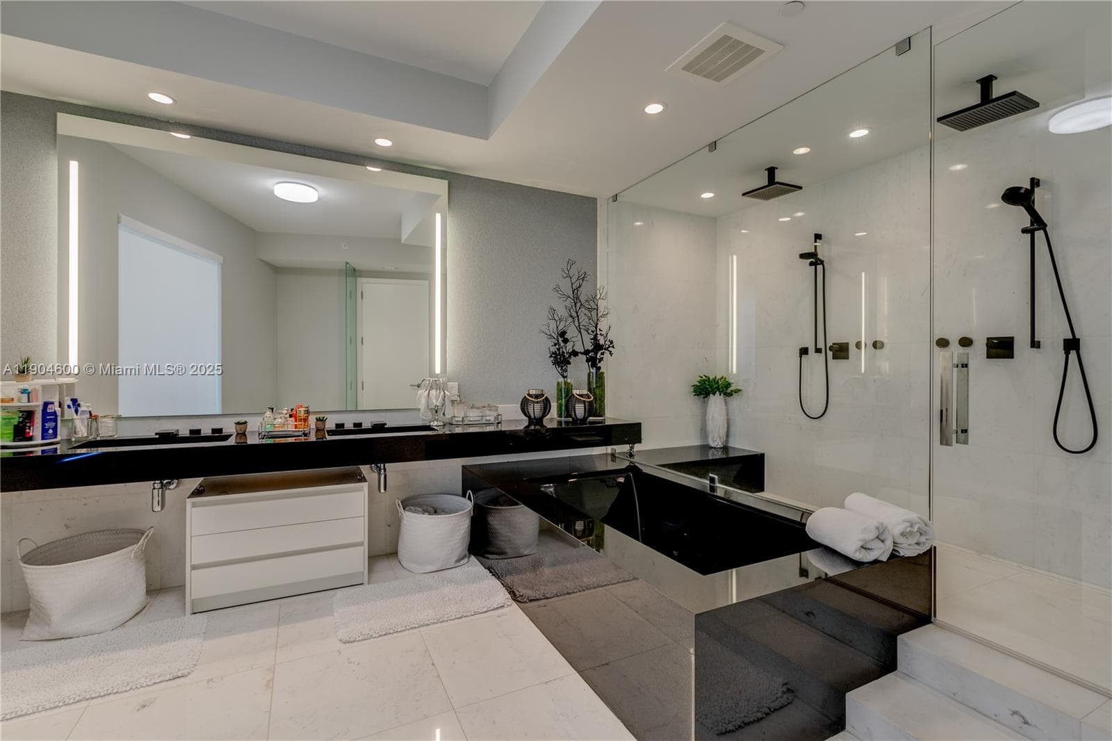 18555 Collins Ave # 2403, Sunny Isles Beach FL 33160 — 23