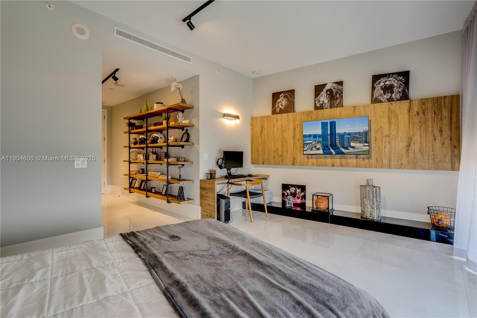 18555 Collins Ave # 2403, Sunny Isles Beach FL 33160 — 17