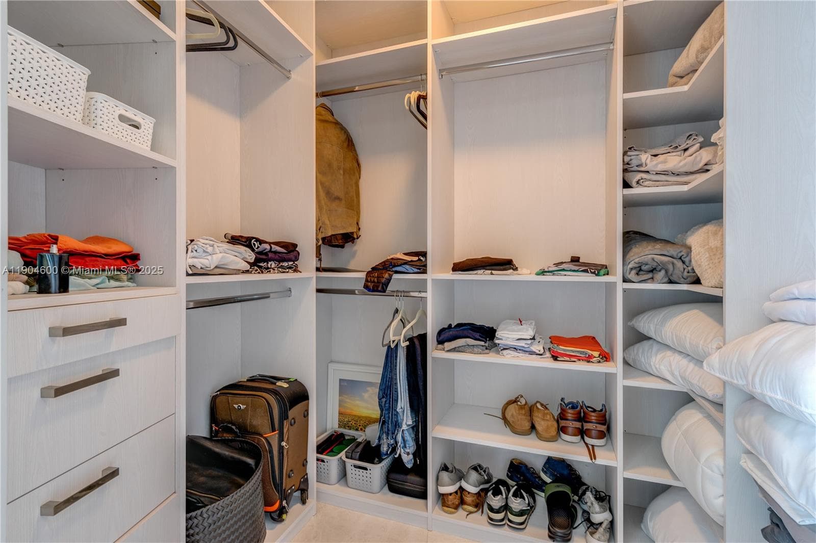 18555 Collins Ave # 2403, Sunny Isles Beach FL 33160 — 19