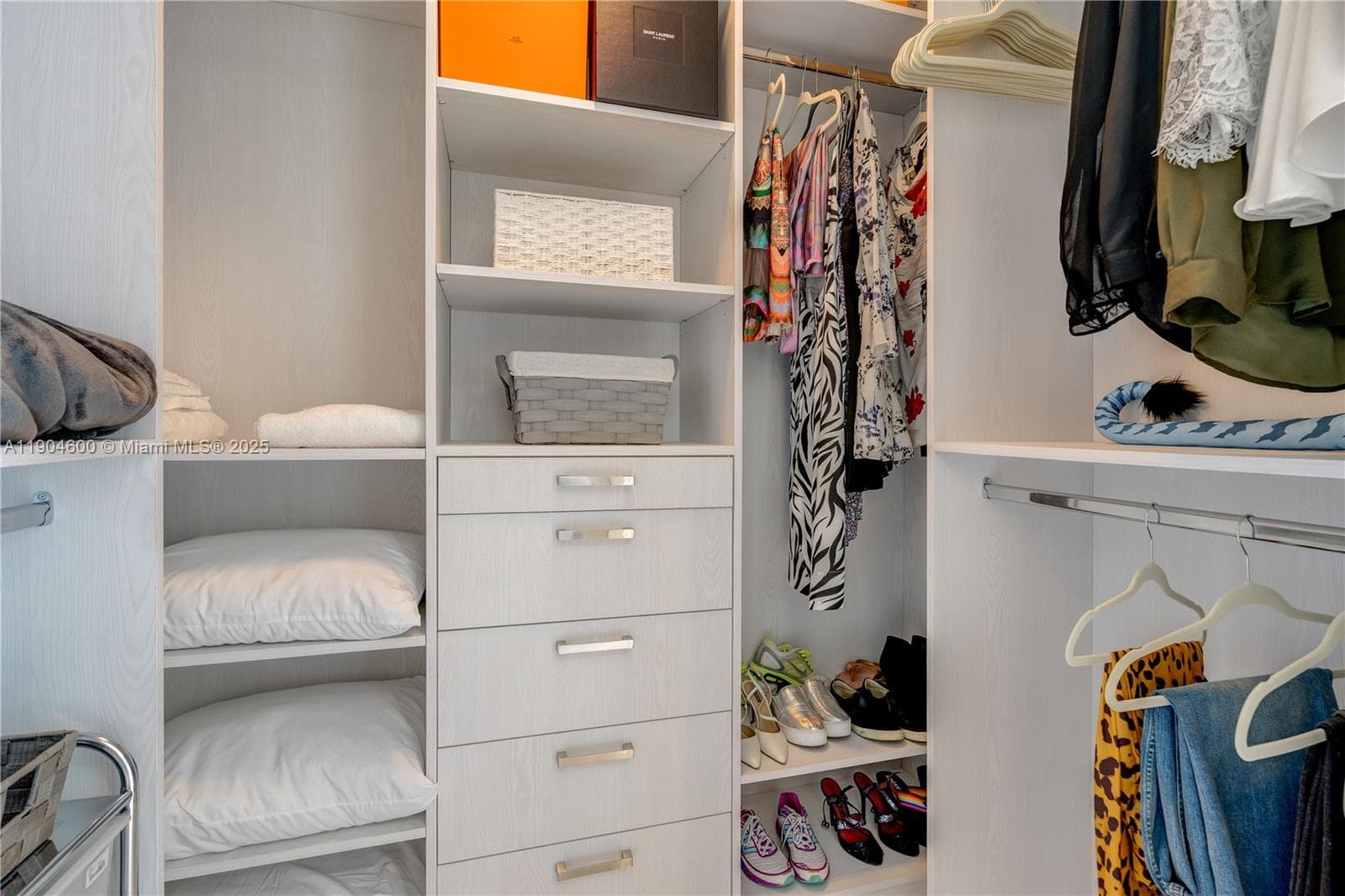 18555 Collins Ave # 2403, Sunny Isles Beach FL 33160 — 25