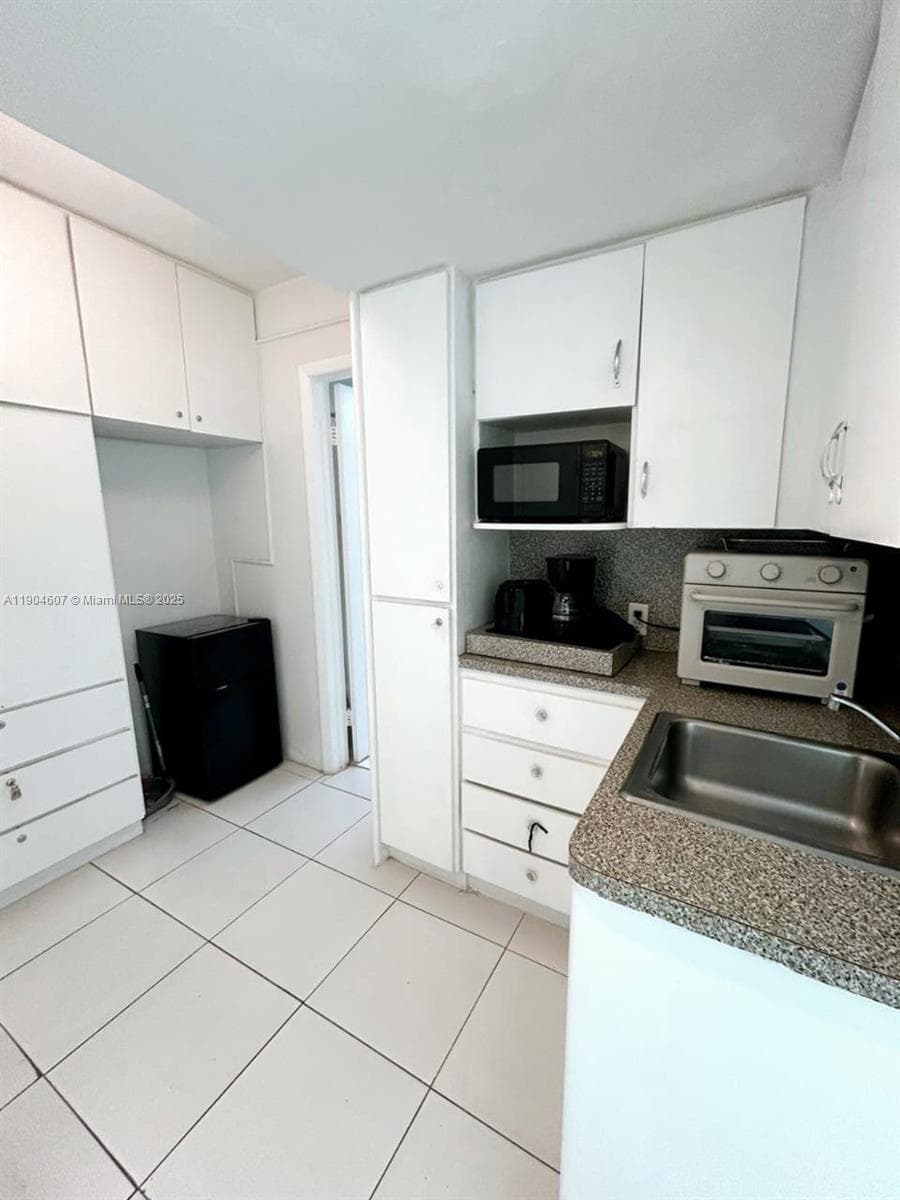 5445 Collins Ave # 617, Miami Beach FL 33140 — 6