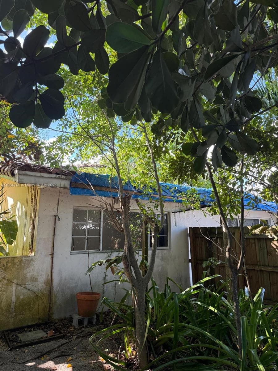 5600 SW 74th Ct, Miami FL 33143 — 2