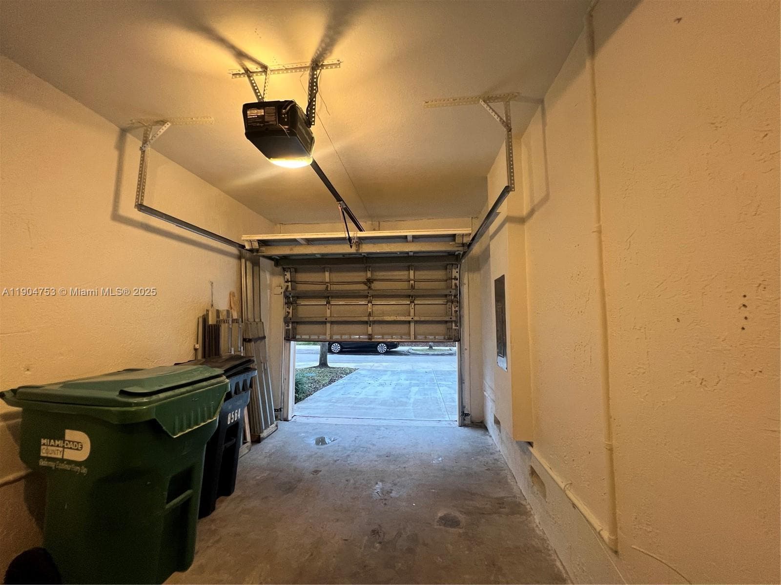 8564 SW 214th Way, Cutler Bay FL 33189 — 2