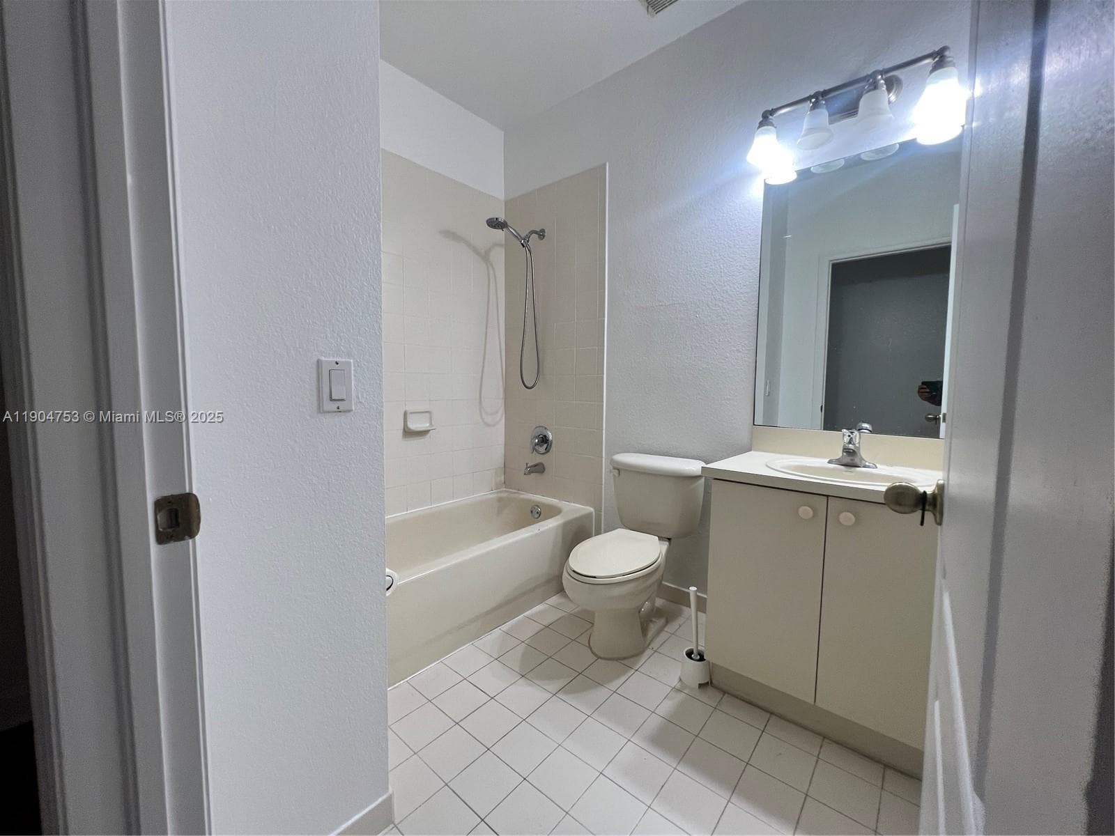 8564 SW 214th Way, Cutler Bay FL 33189 — 10