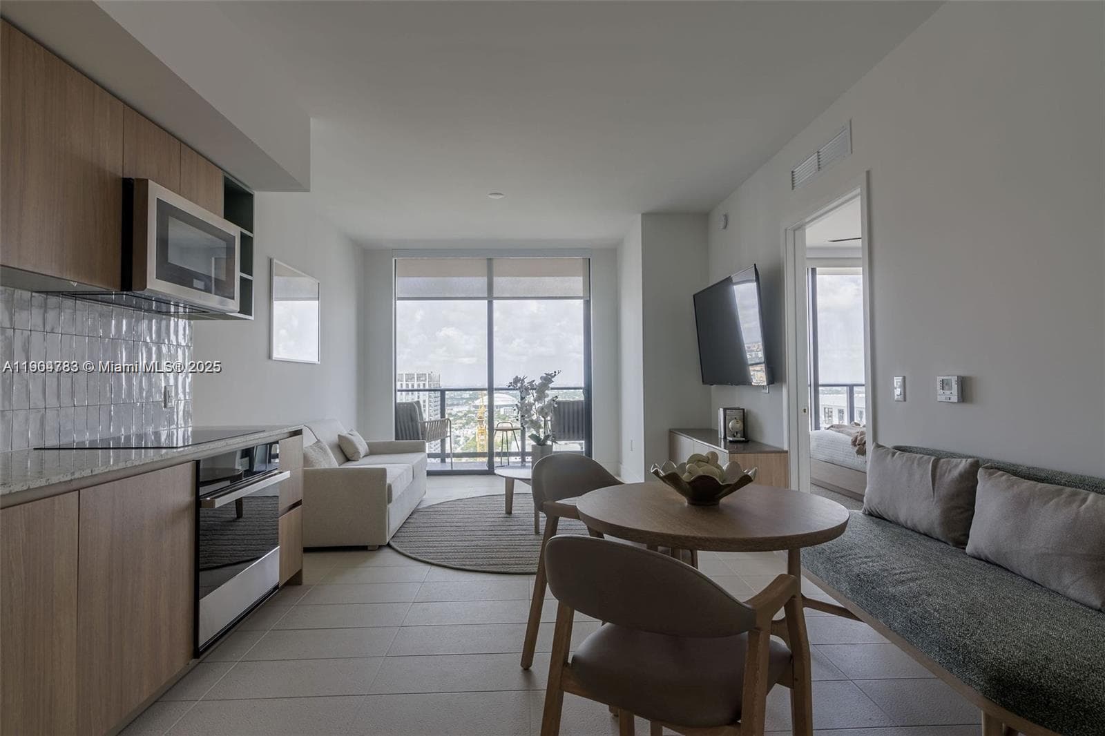 159 NE 6th St # 3404, Miami FL 33132 — 11