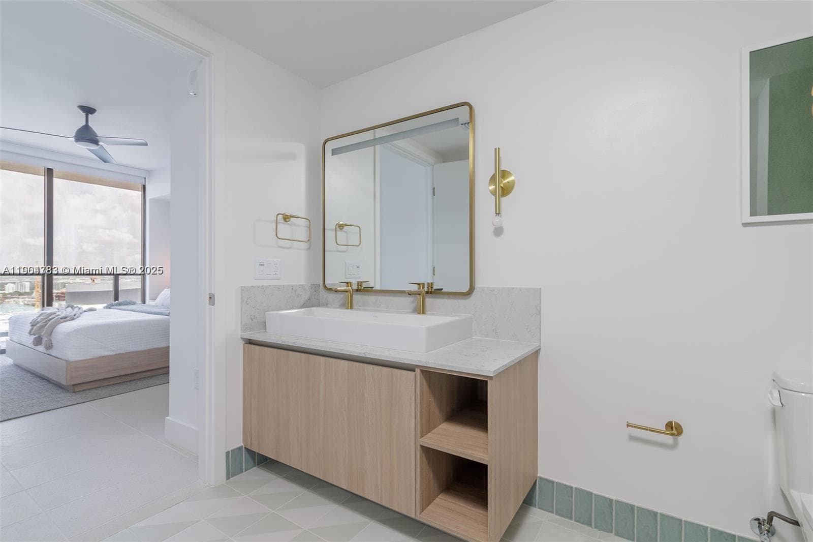 159 NE 6th St # 3404, Miami FL 33132 — 19