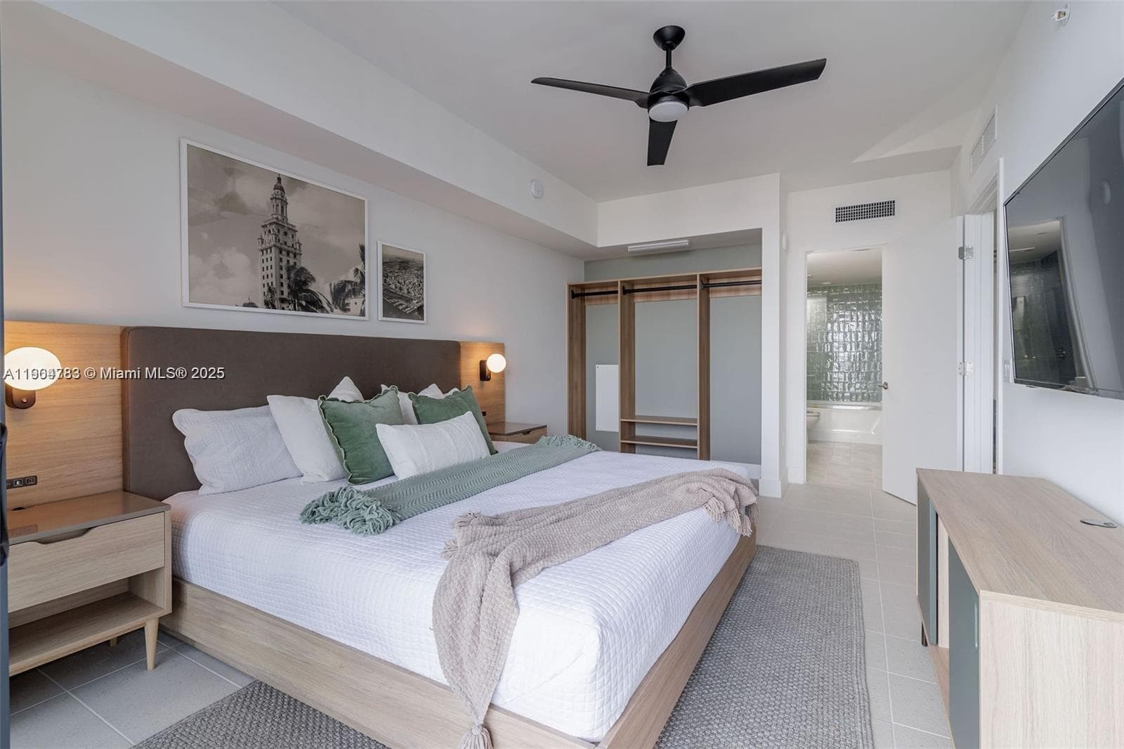159 NE 6th St # 3404, Miami FL 33132 — 31