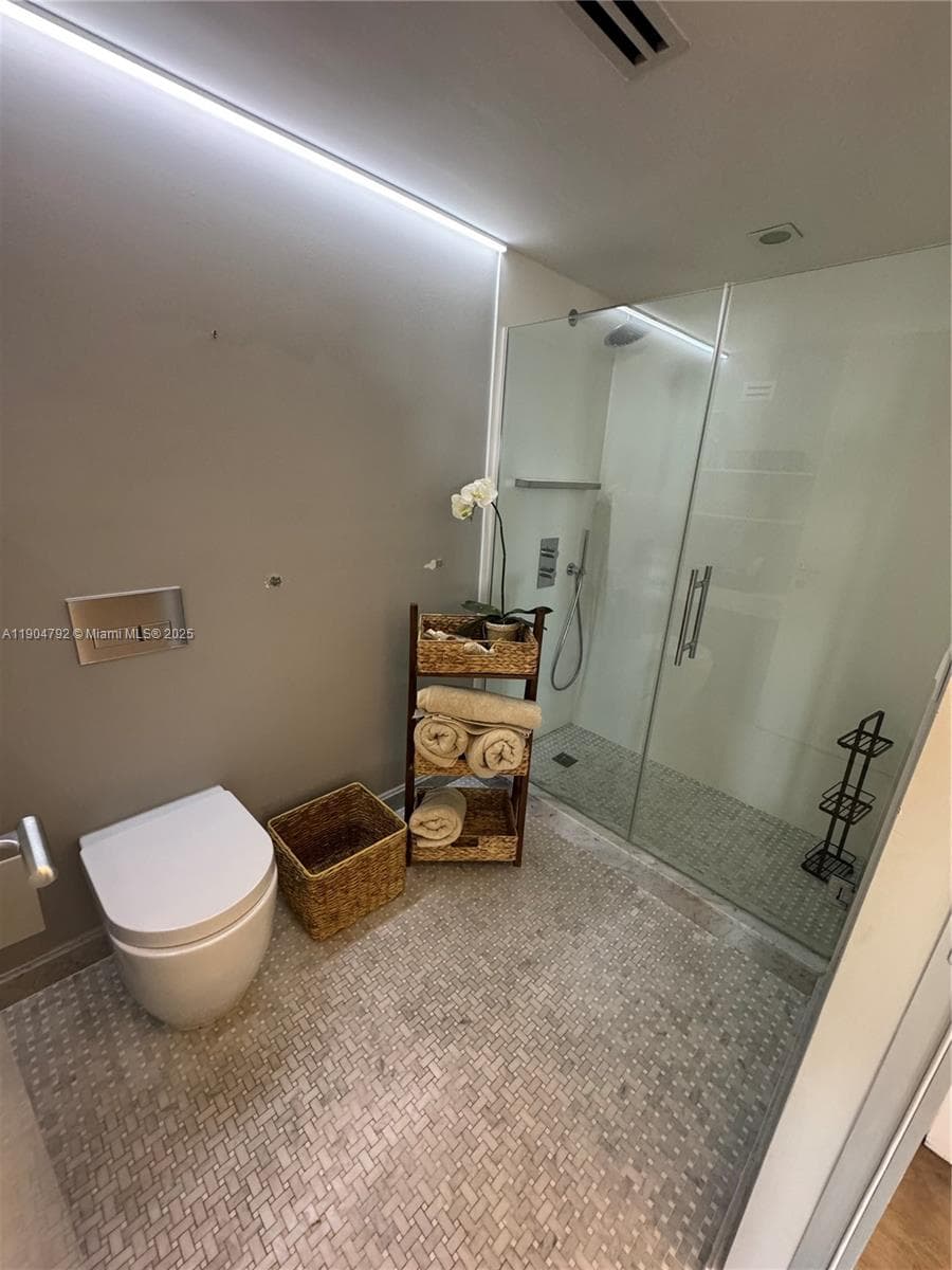 1121 Crandon Blvd # D608, Key Biscayne FL 33149 — 17