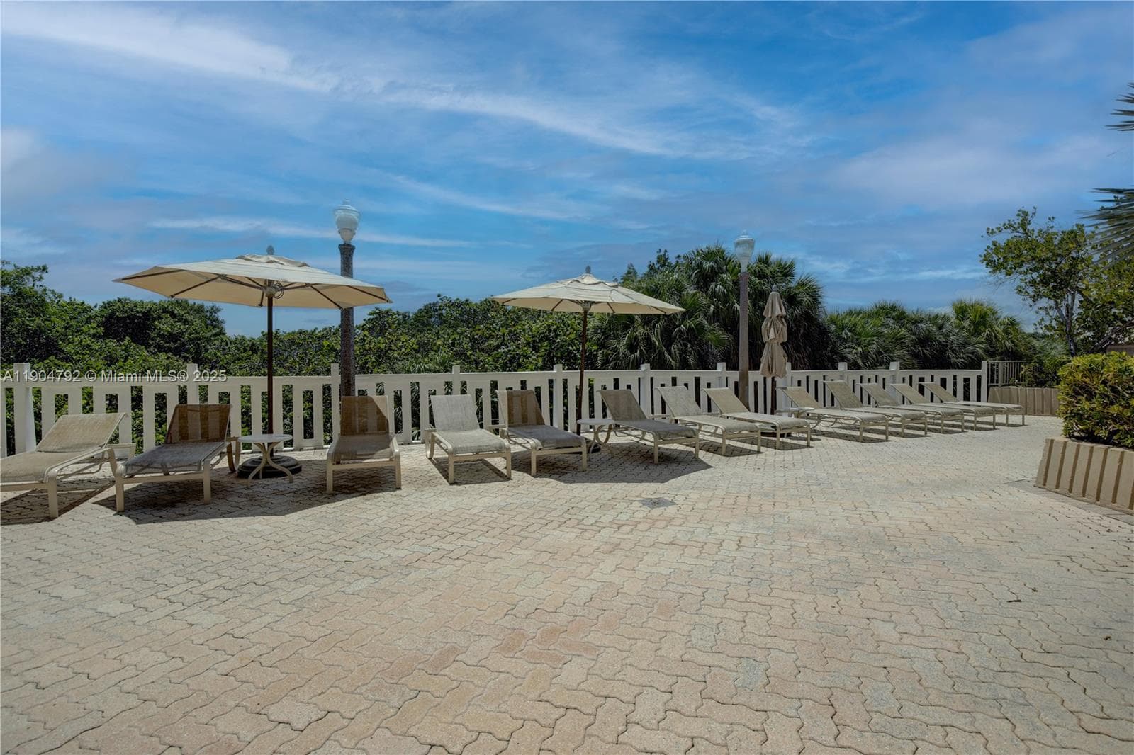 1121 Crandon Blvd # D608, Key Biscayne FL 33149 — 32