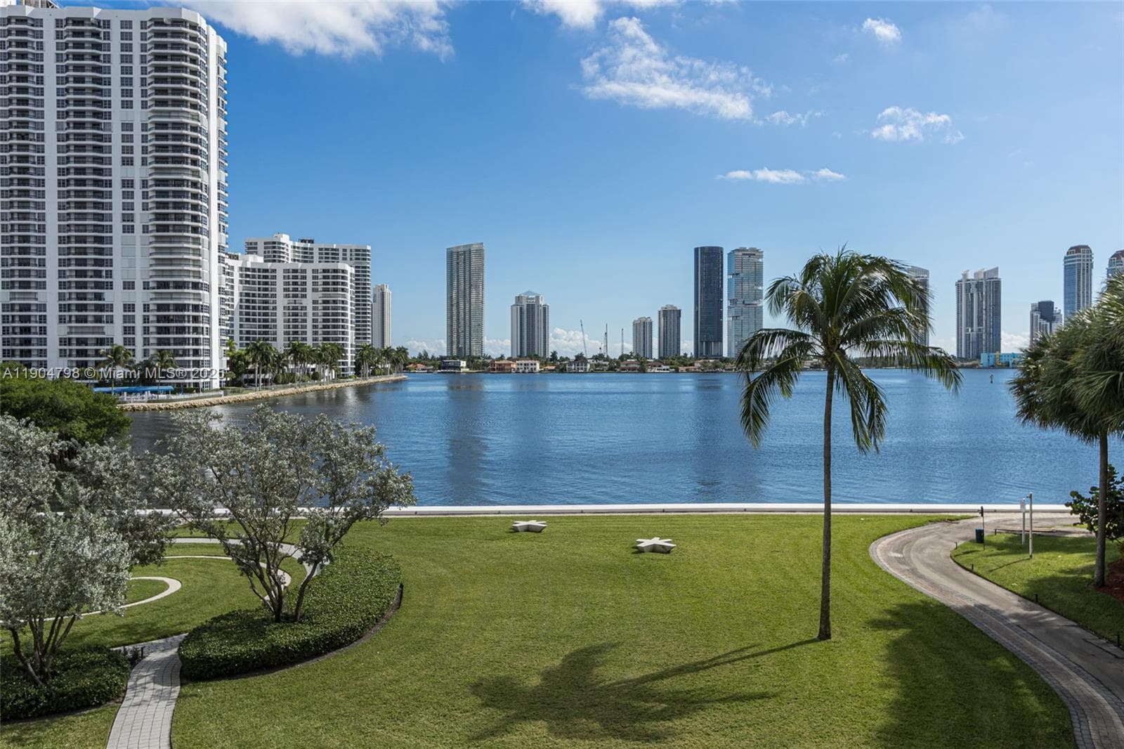 3370 Hidden Bay Dr # 303, Aventura FL 33180 — 3