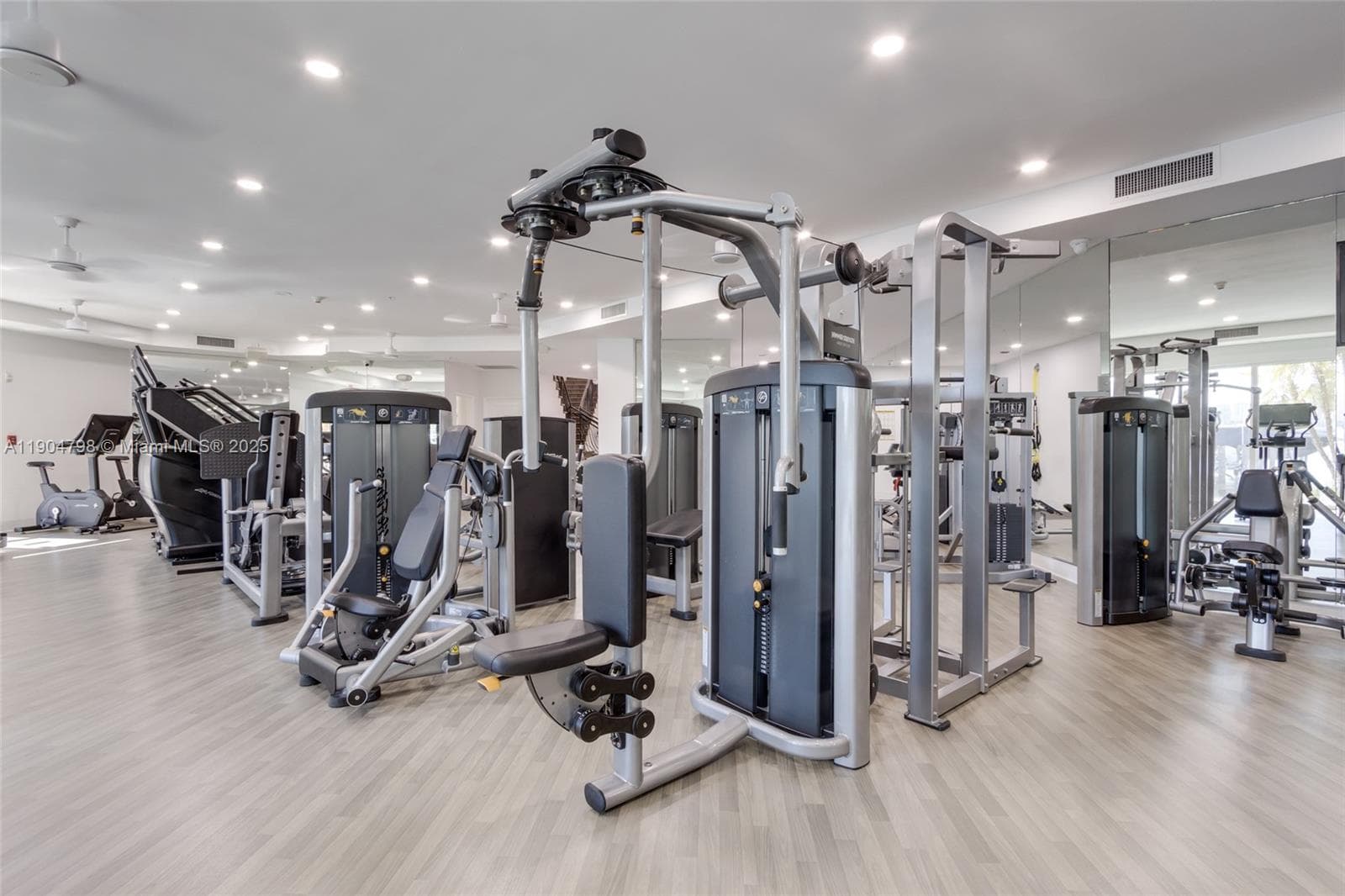 3370 Hidden Bay Dr # 303, Aventura FL 33180 — 44