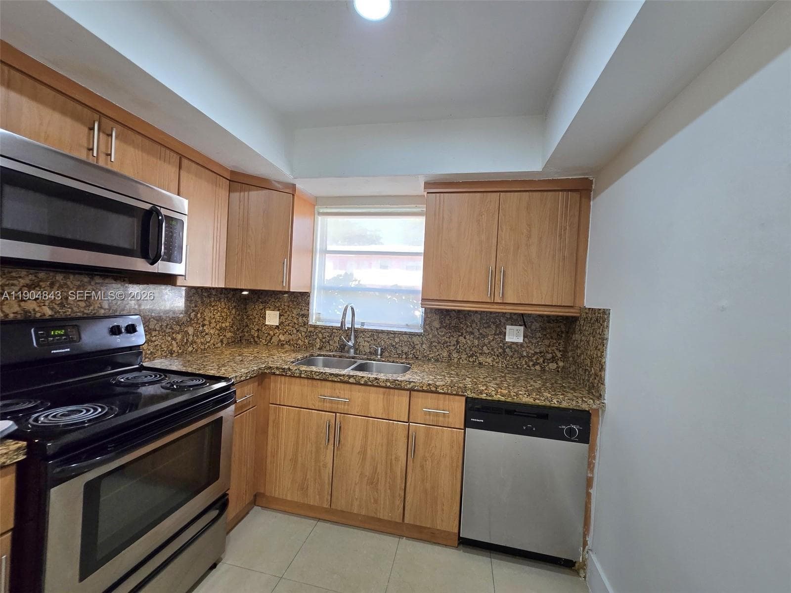 7520 SW 82nd St # G118, Miami FL 33143 — 8