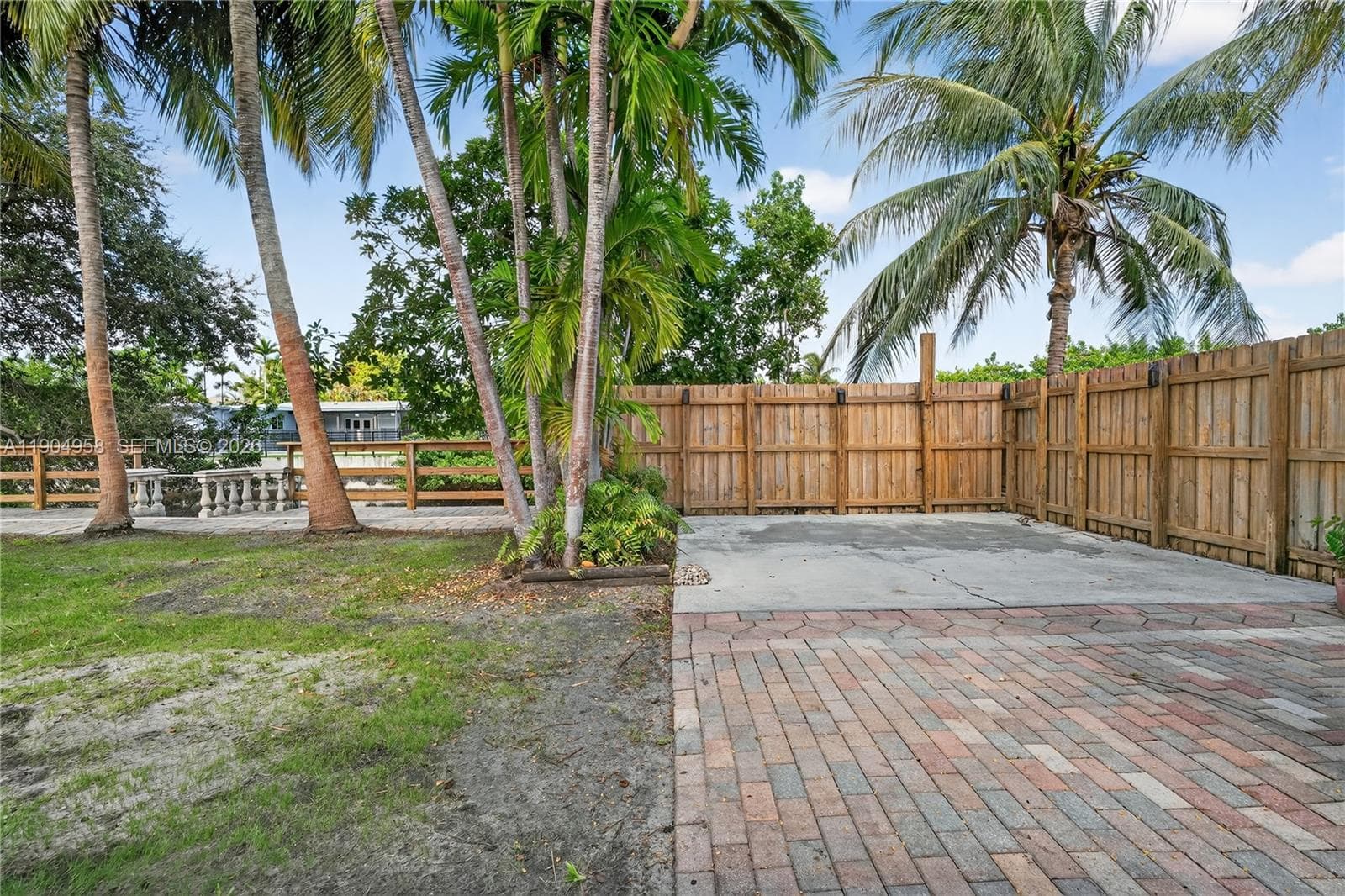 2325 NE 194 Street, Miami FL 33180 — 27