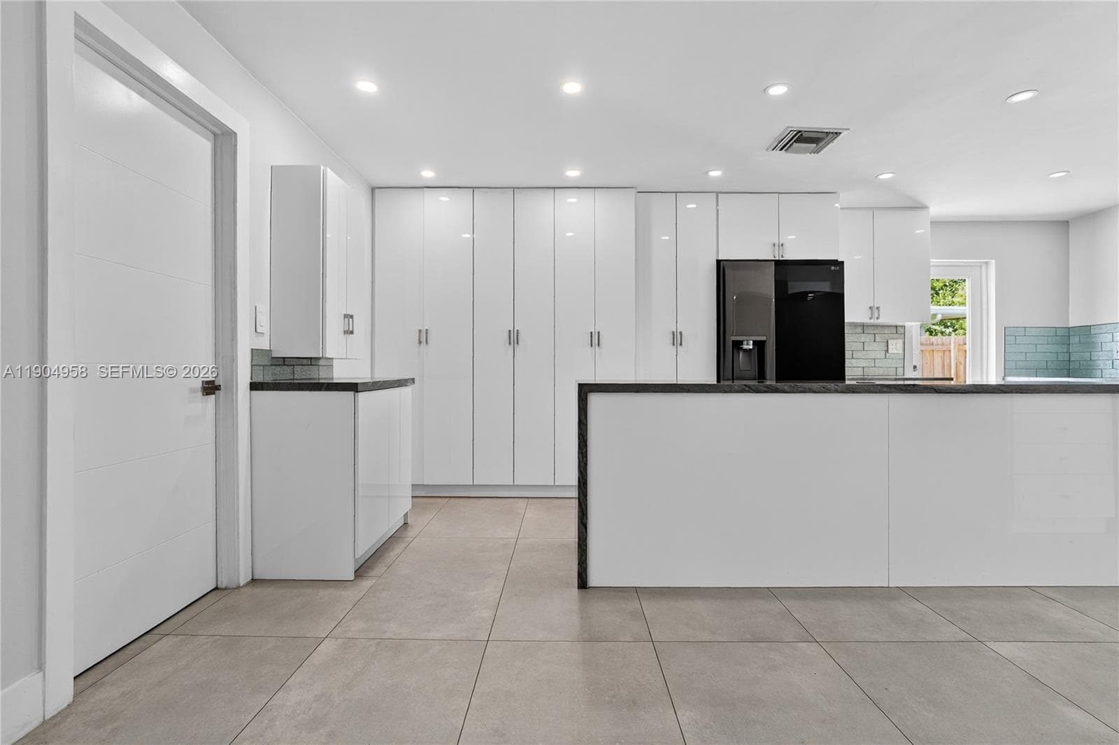 2325 NE 194 Street, Miami FL 33180 — 7