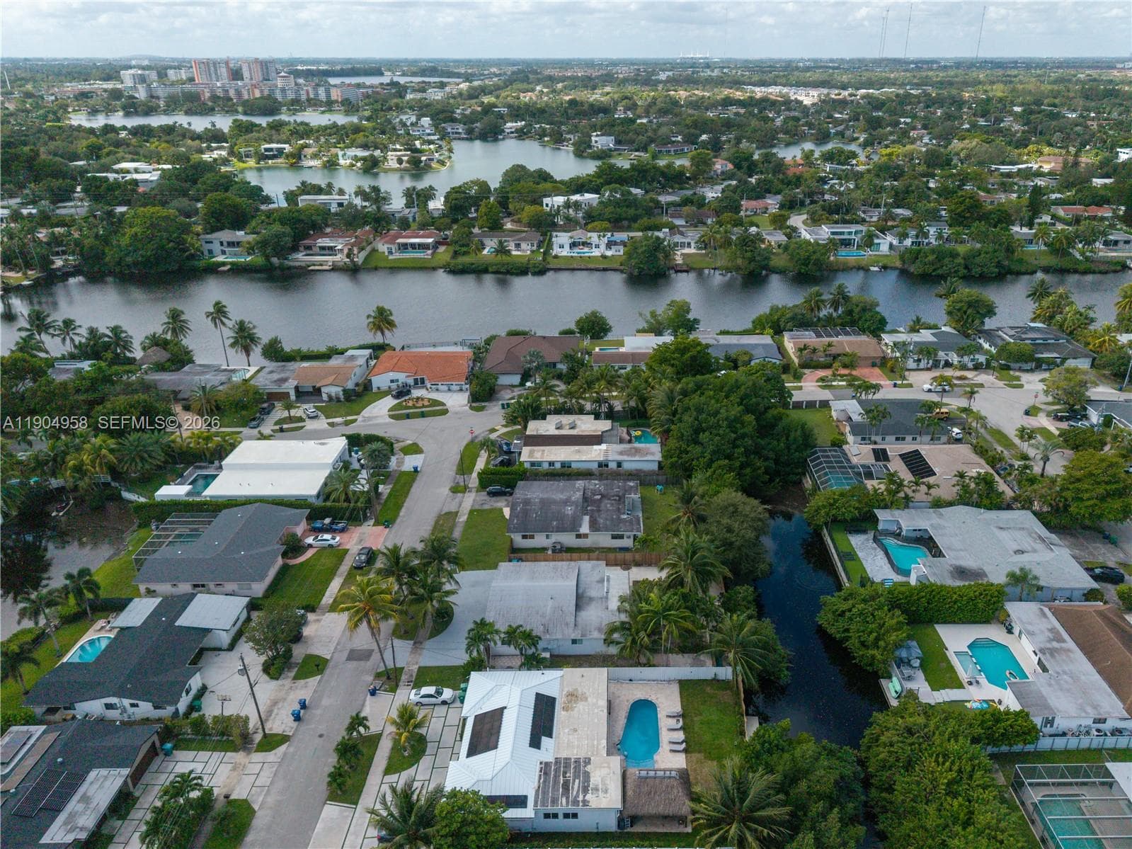 2325 NE 194 Street, Miami FL 33180 — 36