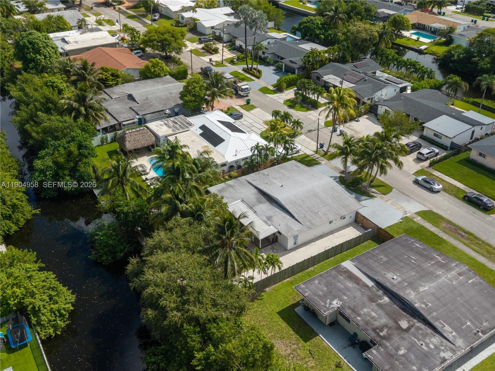 2325 NE 194 Street, Miami FL 33180 — 32