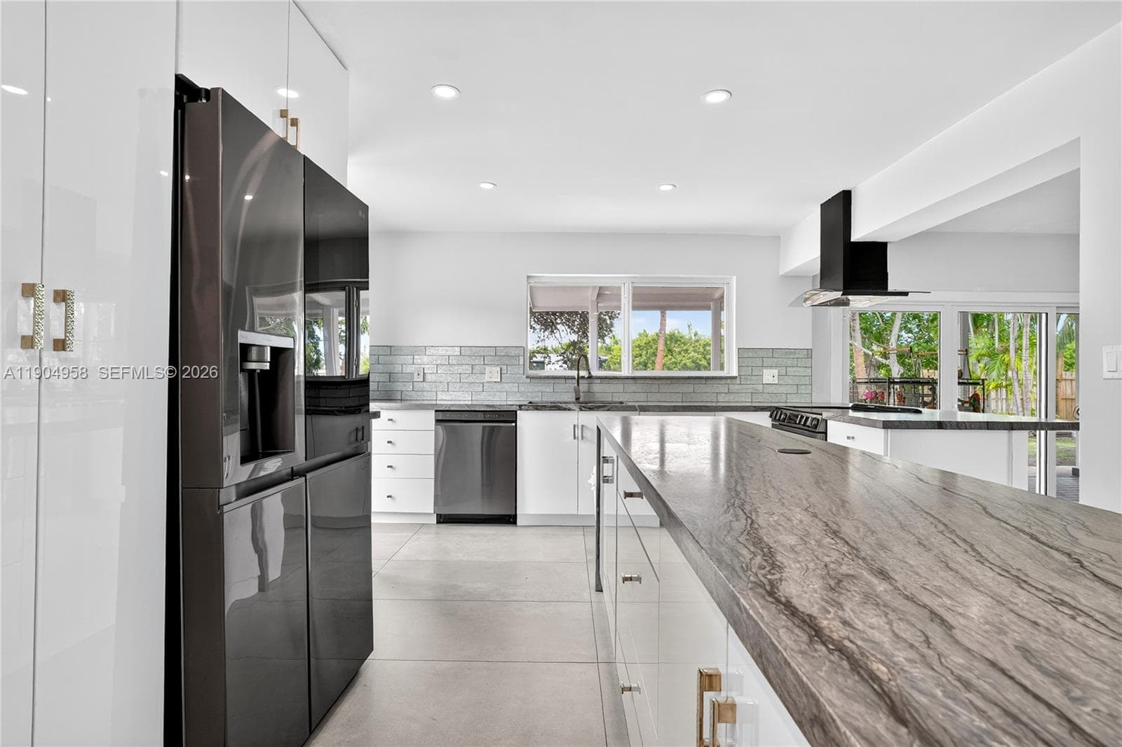 2325 NE 194 Street, Miami FL 33180 — 10