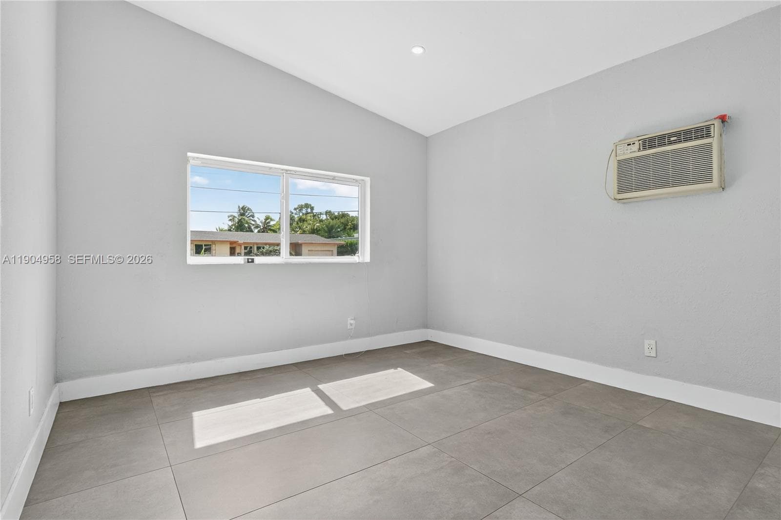 2325 NE 194 Street, Miami FL 33180 — 19