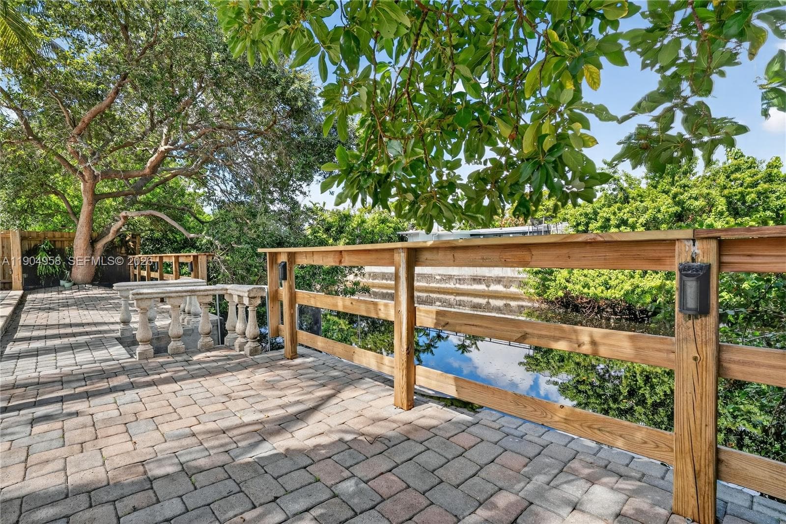 2325 NE 194 Street, Miami FL 33180 — 31