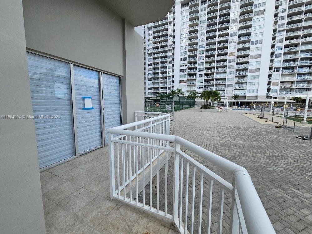 18041 Biscayne Blvd # 204, Aventura FL 33160 — 27