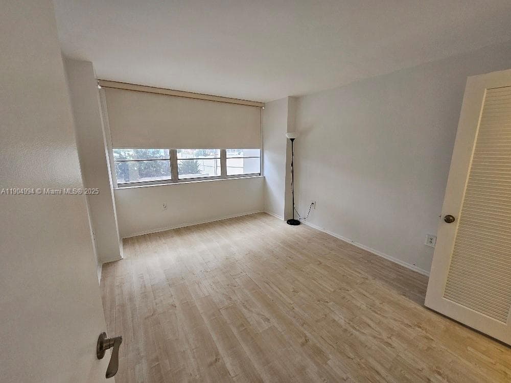 18041 Biscayne Blvd # 204, Aventura FL 33160 — 17